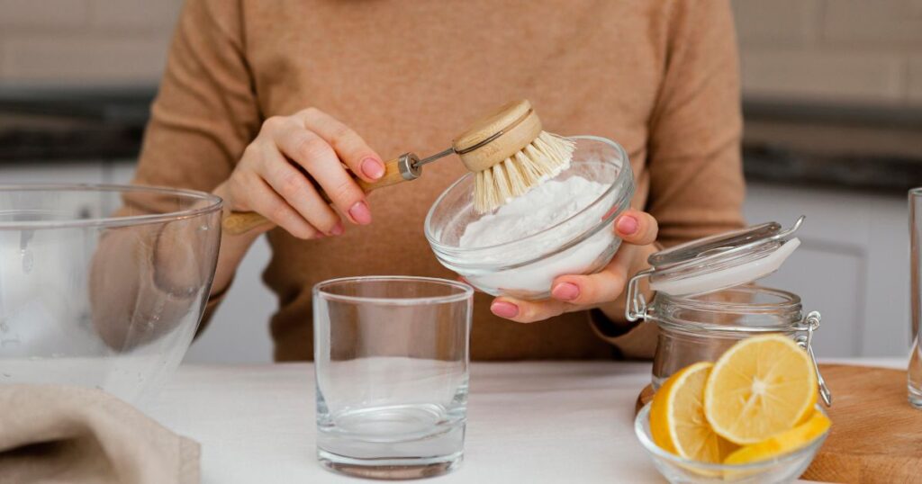 5 Ways to Use Baking Soda As a Natural Deodorant