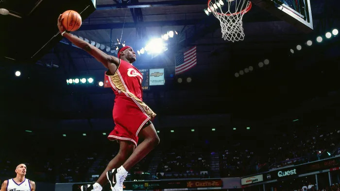lebron james rookie season action shot